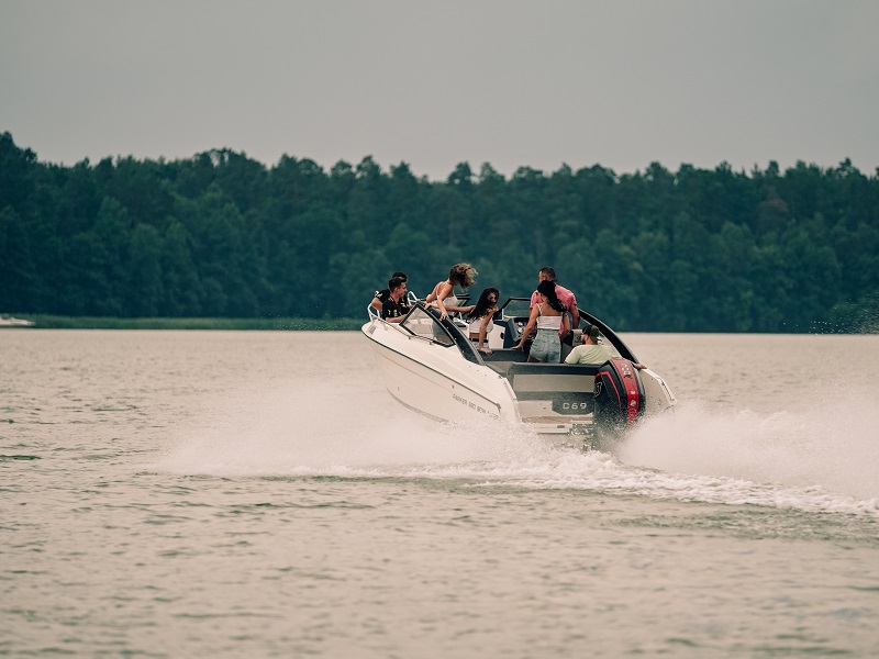 pływanie motorówką