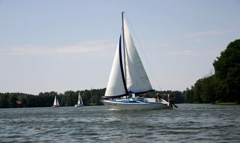 rejsy jachtem mazury