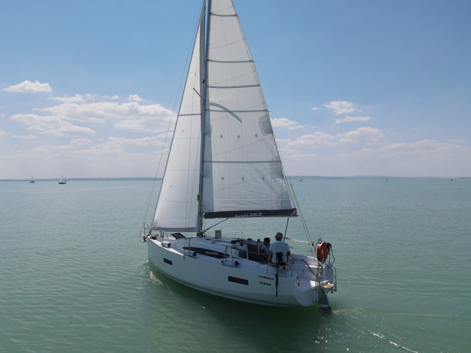 Wynajem skuterów i motorówek w Piaskach Wynajem skuterów i motorówek w Piaskach